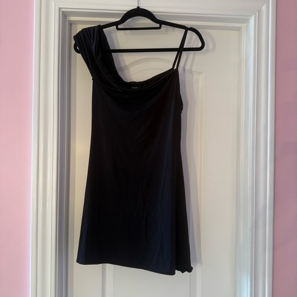 Nasty Gal Black One-Shoulder Drape Shoulder Dress